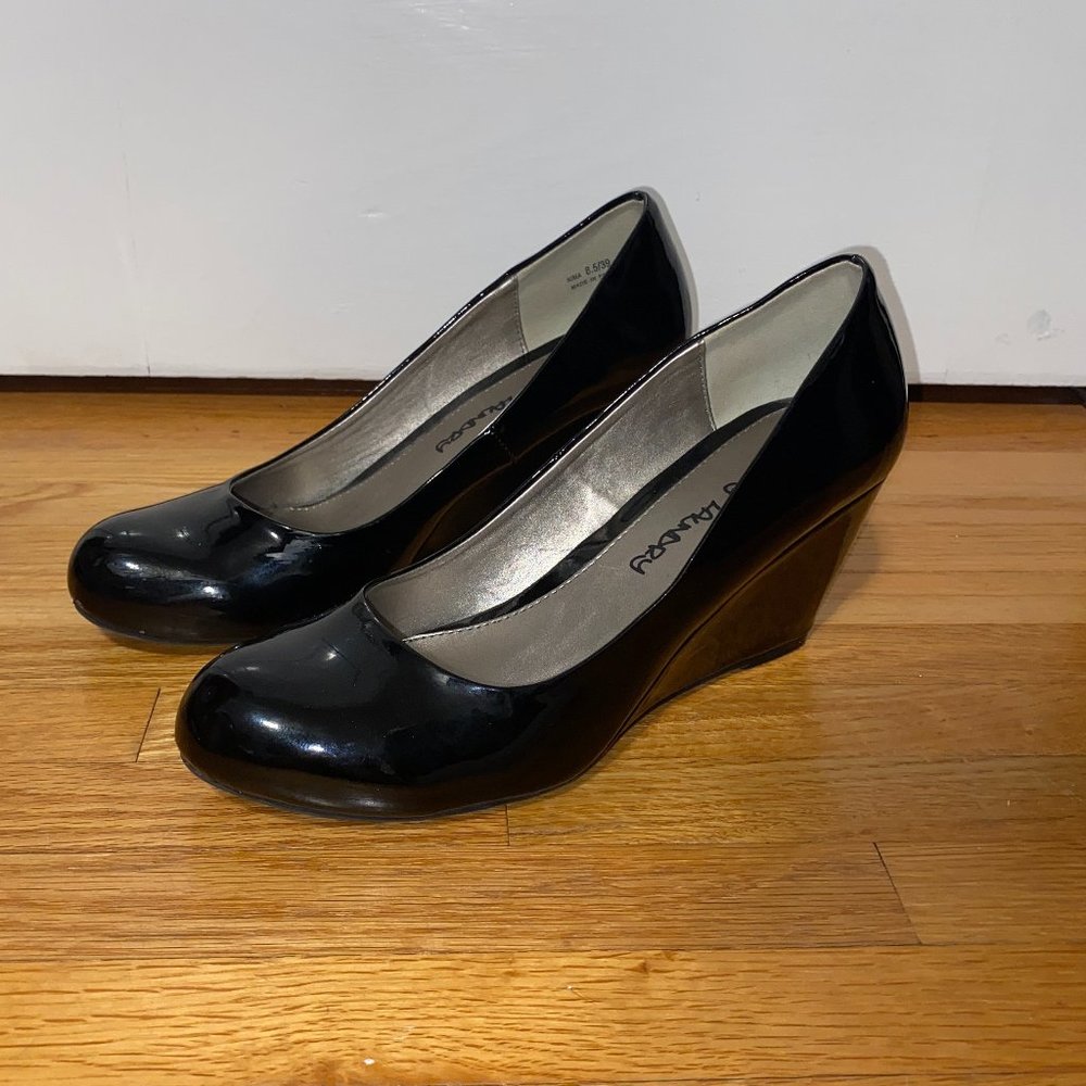 Dirty Laundry Black Patent Wedges, Size 8.5